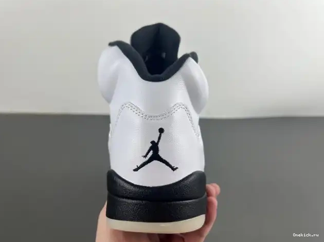 One Kick BLACK' DD0587-110 'WHITE JORDAN RETRO AIR 5 0626